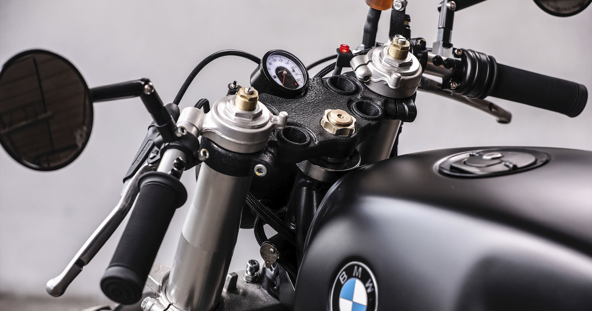 autobild-xabi alonso motorcycle-custom-real madrid - 03